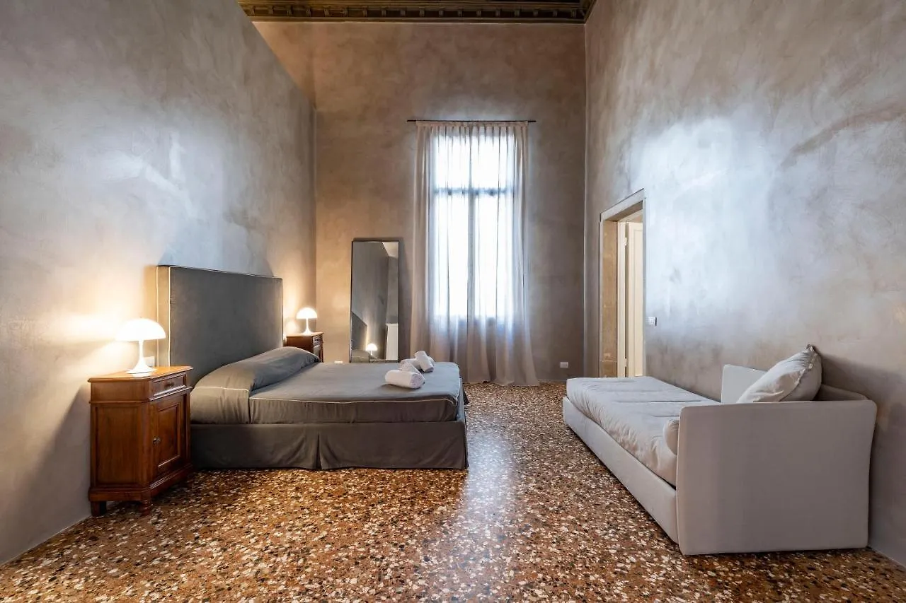 Portego Del Drapier Venice Apartment